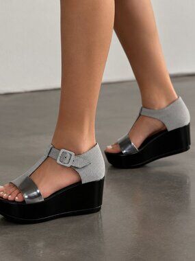 New Robert Clergerie Paris Pepo white & silver t-strap platform sandals, 37.5 /7